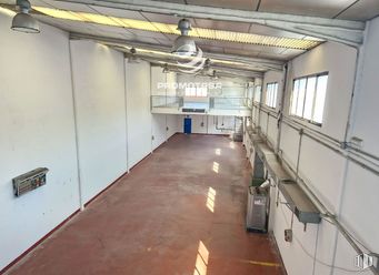 Nave en alquiler en Zona industrial, Rivas-Vaciamadrid, Madrid, 28529 con ventana, lámpara, alumbrado, suelo, techo, material de construcción, hall y aluminio alrededor