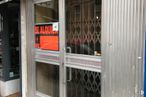 Retail for sale at Calle Galiana, 14, La Latina, Madrid, 28011 with building, wood, fixture, window, facade, door, house, gas, composite material and brickwork around