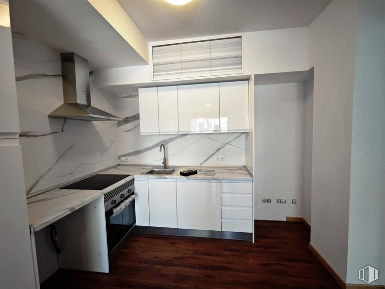 Office for sale at Calle Cronos, San Blas - Canillejas, Madrid, 28037 with cabinetry, home appliance, oven, kitchen, countertop, flooring, major appliance, kitchen appliance, wood and floor around