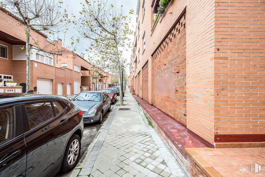 Local en alquiler y venta en Avenida Circunvalación, Daganzo de Arriba, Madrid, 28814 con rueda, coche, neumático, vehículo terrestre, ventana, edificio, vehículo, iluminación automotriz, infraestructura y cielo alrededor