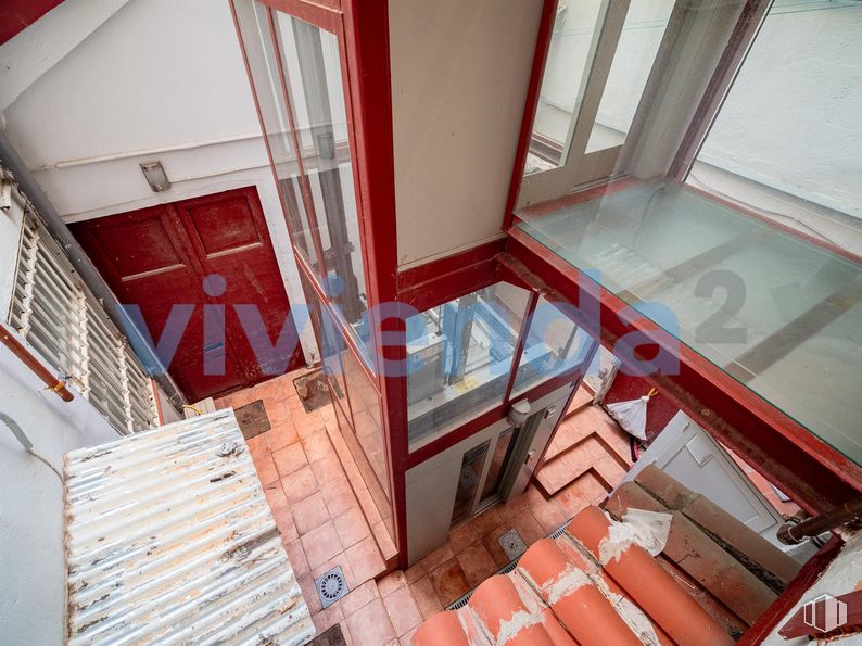 Retail for sale & for rent at Calle Juanelo, Centro, Madrid, 28012 with door, wood, building, interior design, floor, flooring, fixture, composite material, facade and glass around