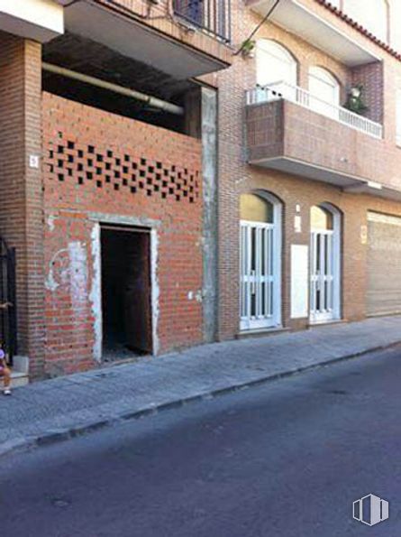 Local en venta en Calle Padre Salmerón, Talavera de la Reina, Toledo, 45600 con casa, puerta, ventana, edificio, superficie de carretera, ladrillo, albañilería, madera, asfalto y pared alrededor