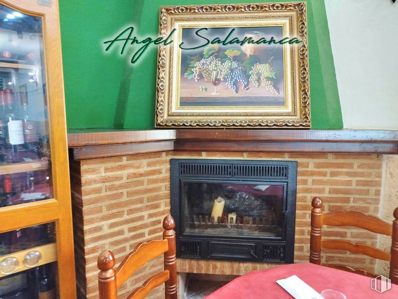 Local en venta en Calle Fuente, Albalate de Zorita, Guadalajara, 19117 con marco, chimenea, hogar, habitación, tinte para madera, madera dura, moldeo, sala de estar, barniz y pantalla plana alrededor