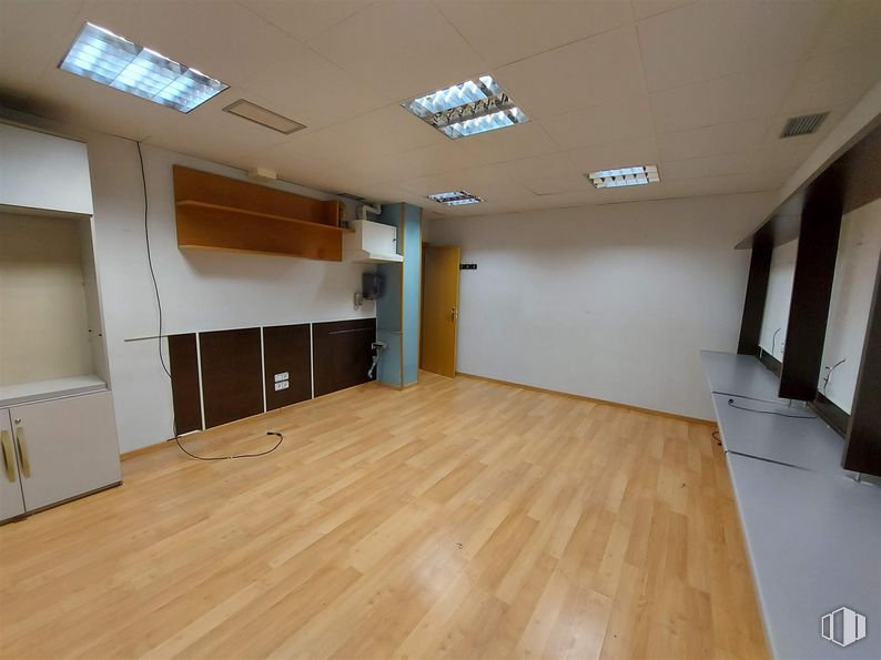 Local en venta en Calle Londres, Salamanca, Madrid, 28028 con lámpara, alumbrado, accesorio, madera, suelos, suelo, puerta, ebanistería, hall y madera dura alrededor