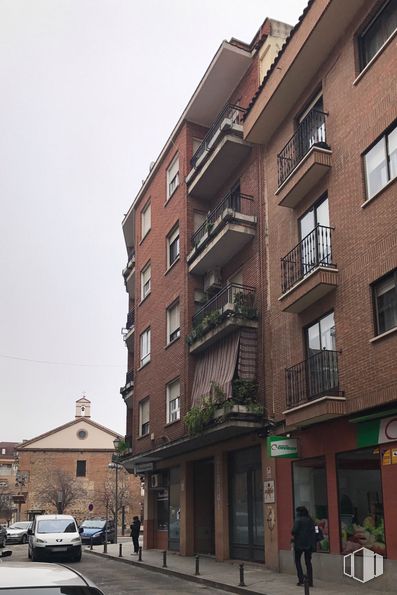 Retail for sale & for rent at Calle Padre Juan de Mariana, 1, Talavera de la Reina, Toledo, 45600 with window, building, plant, fixture, wood, urban design, building material, condominium, material property and brick around