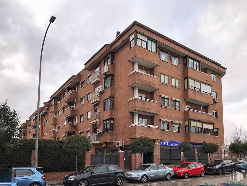 Local en venta en Calle Argentina, 13, Leganés, Madrid, 28914 con coche, edificio, neumático, rueda, nube, cielo, vehículo terrestre, vehículo, día y ventana alrededor