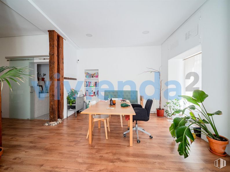 Local en venta en Calle San Simón, Centro, Madrid, 28012 con silla, planta de interior, maceta, mesa, mueble, planta, edificio, madera, suelos y suelo alrededor