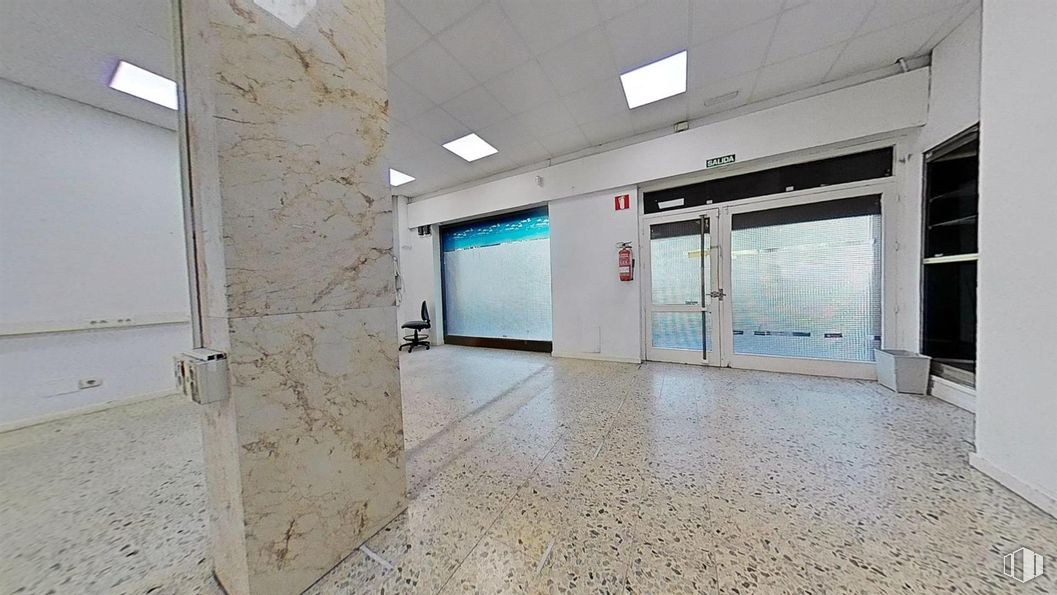 Local en alquiler en Plaza Conde del Valle de Súchil, Chamberí, Madrid, 28015 con puerta, propiedad, accesorio, interiorismo, arquitectura, hall, suelo, suelos, inmobiliario y vidrio alrededor