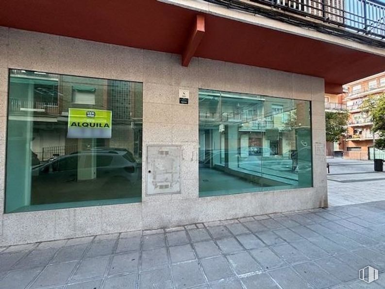 Retail for rent at Palomarejos, Toledo, 45005 with window, building, composite material, human settlement, commercial building, concrete, glass, sidewalk, condominium and headquarters around