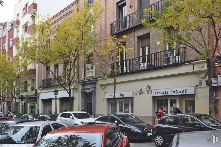 Local en venta en Calle Cáceres, Arganzuela, Madrid, 28045 con coche, ventana, edificio, luz de estacionamiento automotriz, vehículo, rueda, neumático, árbol, vehículo de motor y arquitectura alrededor