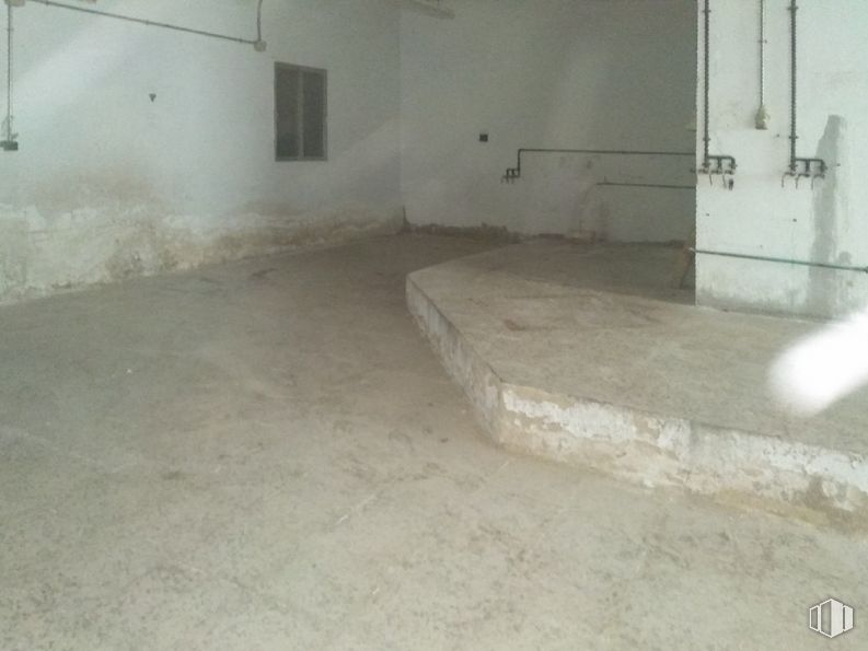 Local en alquiler en Zona Vírgenes, Leganés, Madrid, 28911 con ventana, terreno, piso, suelo, material compuesto, gas, yeso, hormigón, beige y madera alrededor