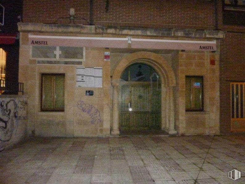 Retail for rent at Zona Fermín Caballero, Cuenca, 16004 with window, building, door, house, brick, flooring, facade, brickwork, fixture and arch around