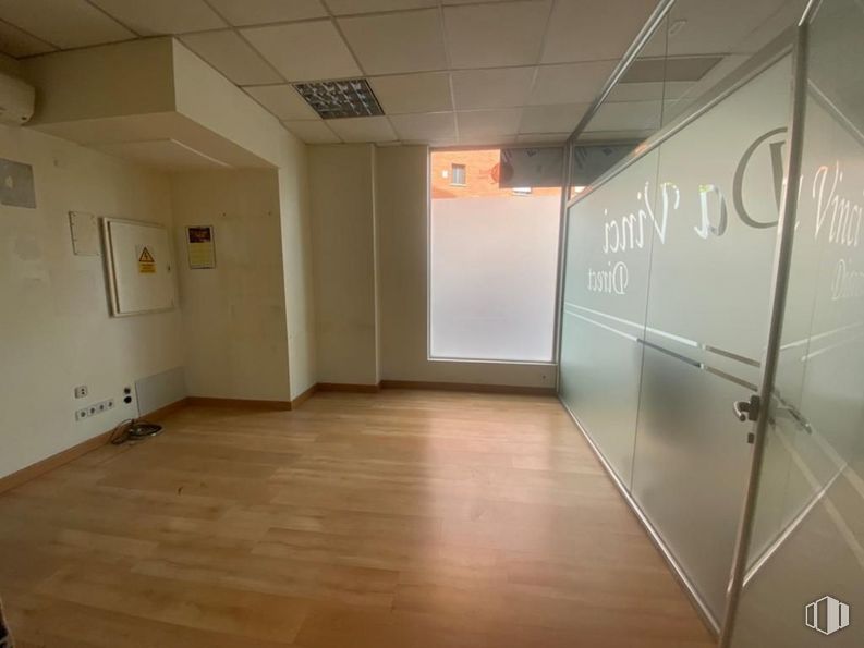 Local en alquiler en Zona centro, Alcorcón, Madrid, 28921 con ebanistería, accesorio, hall, interiorismo, suelo, suelos, madera, edificio, techo y espacio alrededor