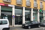 Retail for sale at Calle Abastos, 94, Aranjuez, Madrid, 28300 with tire, car, building, wheel, automotive parking light, land vehicle, vehicle, property, window and automotive lighting around