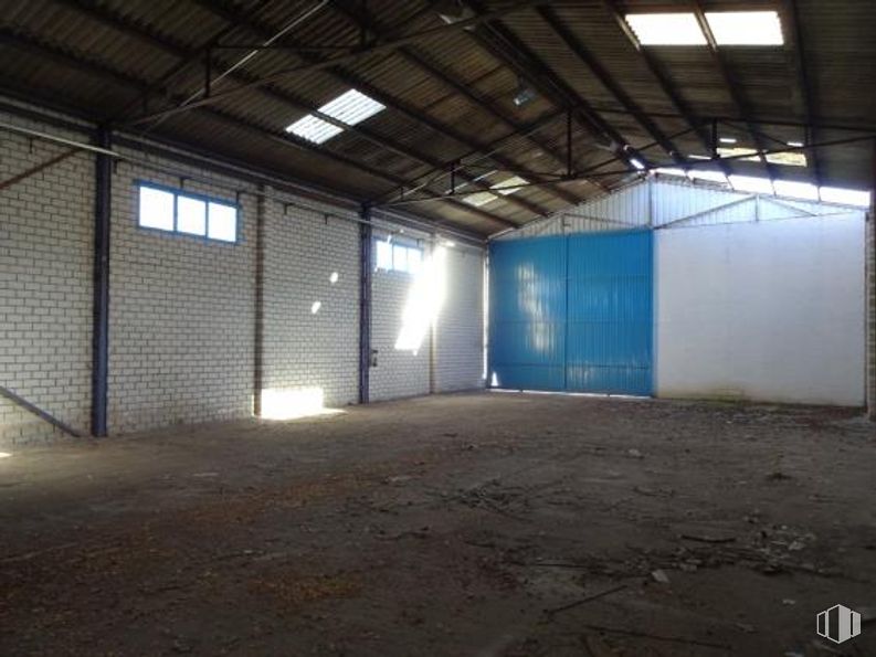 Nave en venta en Polígono Industrial Aimayr, San Martín de la Vega, Madrid, 28330 con ventana, puerta, pasillo, piso, sombra, viga, gas, material compuesto, suelo y tintes y sombras alrededor