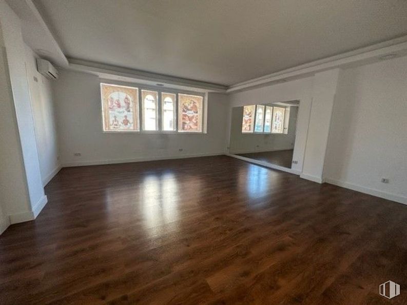 Retail for rent at Carretera Canillas, 144, Hortaleza, Madrid, 28043 with flooring, floor, wood, interior design, wood flooring, ceiling, apartment, laminate flooring, wood stain and hardwood around