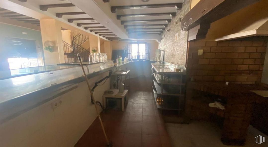 Retail for rent at Zona Centro, Nambroca, Toledo, 45190 with interior design, floor, flooring, wood, engineering, ceiling, shelf, room, machine and building around