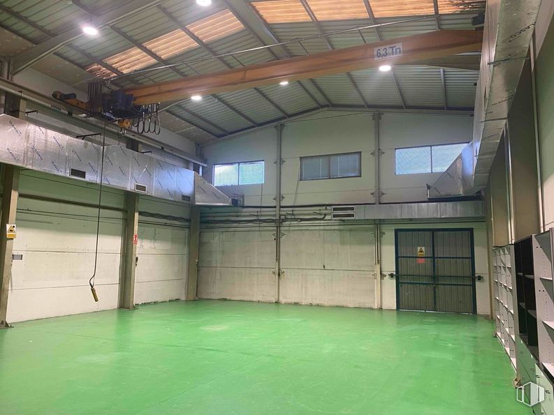 Industrial for rent at Zona industrial, Torrejón de Ardoz, Madrid, 28850 with window, door, flooring, ceiling, floor, hall, metal, building material, design and beam around