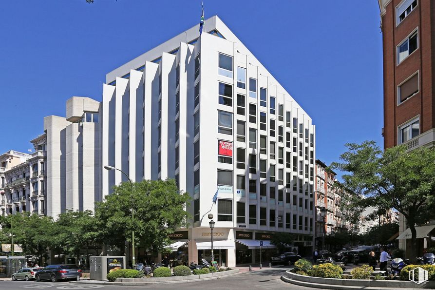 Oficina en alquiler en Calle Claudio Coello, 91, Salamanca, Madrid, 28006 con edificio, cielo, día, planta, ventana, árbol, diseño urbano, bloque de torres, condominio y barrio alrededor