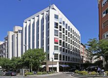 Office for rent at Calle Claudio Coello, 91, Salamanca, Madrid, 28006 with building, sky, daytime, plant, window, tree, urban design, tower block, condominium and neighbourhood around