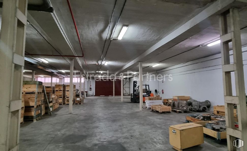 Nave en venta en Polígono Industrial San Marcos, Getafe, Madrid, 28906 con caja de envío, caja, estante, madera, suelos, suelo, ingeniería, madera dura, estantería y máquina alrededor