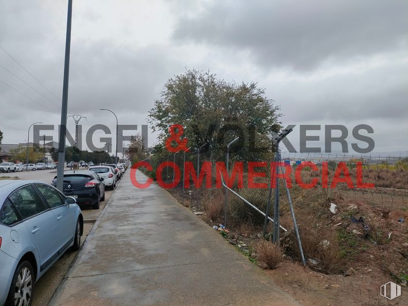 Land for sale at Avenida Cristóbal Colón, 232, Marchamalo, Guadalajara, 19180 with wheel, car, cloud, sky, tire, plant, vehicle, motor vehicle, automotive lighting and road surface around