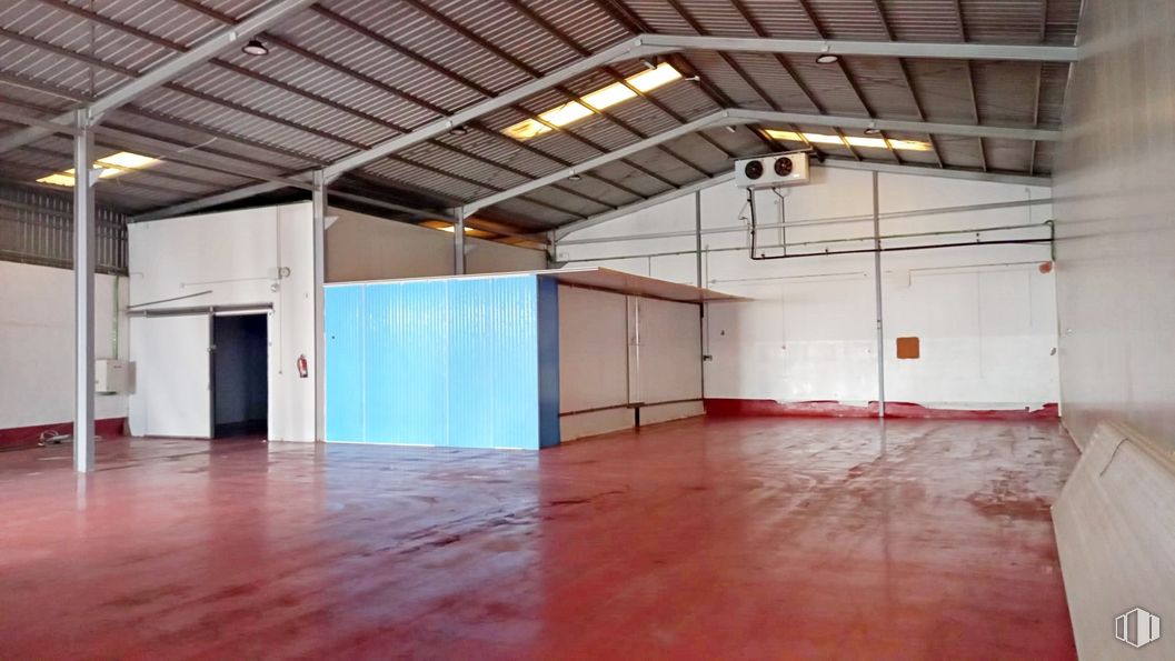 Industrial for rent at Camino Pontones, Seseña, Toledo, 45224 with lighting, wood, building, hall, floor, field house, flooring, ceiling, hardwood and house around