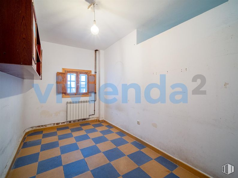 Retail for sale at Calle Ribadavia, Fuencarral - El Pardo, Madrid, 28029 with window, light fixture, lighting, flooring, floor, apartment, paint, tile, plaster and daylighting around