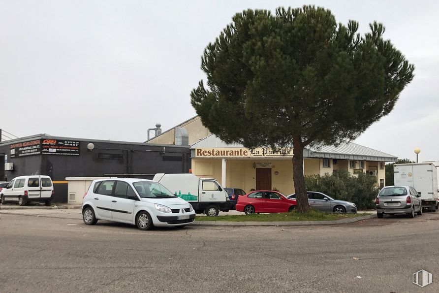 Nave en venta en Calle Rey, 1, Sevilla la Nueva, Madrid, 28609 con coche, camioneta, camión, edificio, luz de estacionamiento automotriz, vehículo terrestre, rueda, cielo, vehículo y planta alrededor