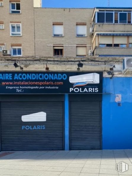 Local en alquiler en Calle Simón Hernández, 48, Móstoles, Madrid, 28931 con edificio, ventana, ladrillo, accesorio, albañilería, pared, fuente, fachada, tintes y matices y casa alrededor