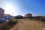 Land for sale at Calle Postillón, Casarrubios del Monte, Toledo, 45950 with car, house, sky, cloud, vehicle, building, plant, tire, wheel and land lot around