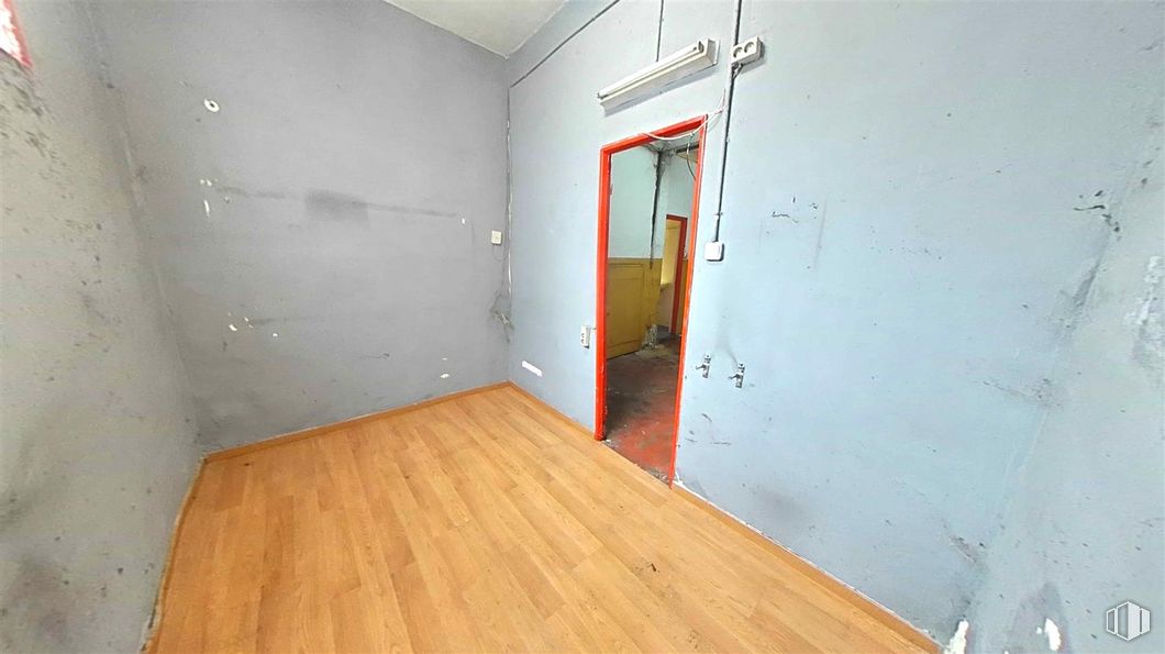 Local en venta en Calle Juan Alonso, Carabanchel, Madrid, 28047 con puerta, pared, suelos, suelo, techo, habitación, pintura, tinte para madera, escayola y madera dura alrededor