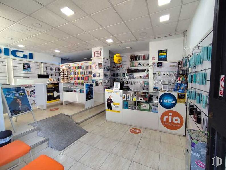 Local en alquiler en Calle Huerta, Alcorcón, Madrid, 28921 con silla, edificio, interiorismo, suelos, gas, venta al por menor, estante, máquina, techo y servicio alrededor