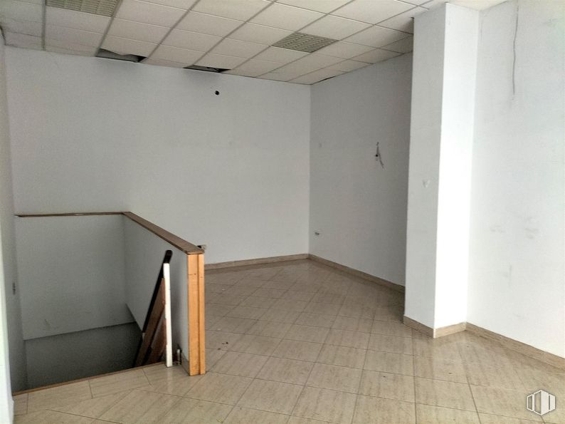 Local en alquiler en Calle Divino Vallés, 12, Arganzuela, Madrid, 28045 con suelos, suelo, madera, techo, puerta, suelo de baldosas, suelos de madera, material de construcción, tinte para madera y madera dura alrededor