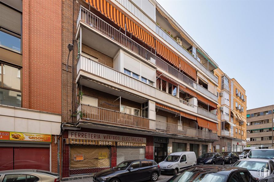 Local en venta en Calle Oneca, 4, Coslada, Madrid, 28820 con coche, edificio, luz de estacionamiento, rueda, neumático, vehículo terrestre, vehículo, ventana, cielo y diseño urbano alrededor