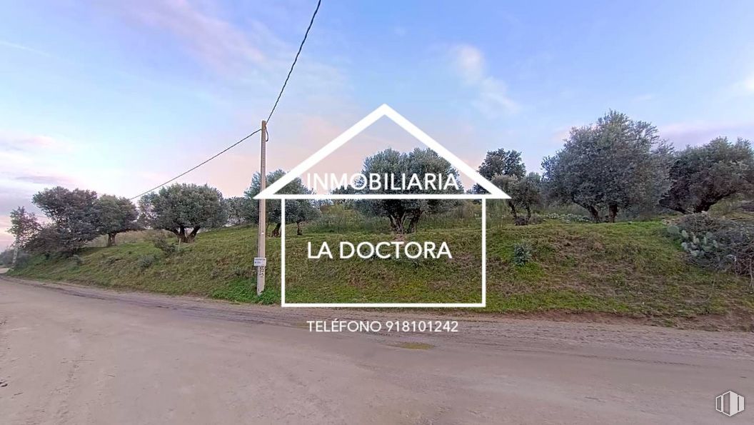 Suelo en venta en Paseo Estación, Villamanta, Madrid, 28610 con planta, cielo, nube, árbol, paisaje natural, superficie de la carretera, asfalto, lote de terreno, pendiente y paisaje alrededor