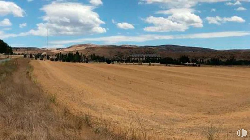 Land for sale at Polígono 45, Rivilla, Ávila, 05004 with cloud, sky, plant, natural landscape, tree, agriculture, horizon, mountain, meadow and landscape around