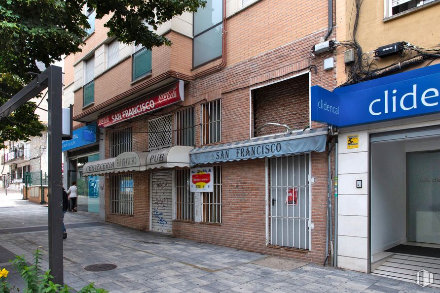 Local en alquiler en Calle Real, Collado Villalba, Madrid, 28400 con puerta, edificio, ventana, propiedad, planta, infraestructura, accesorio, árbol, arquitectura y barrio alrededor