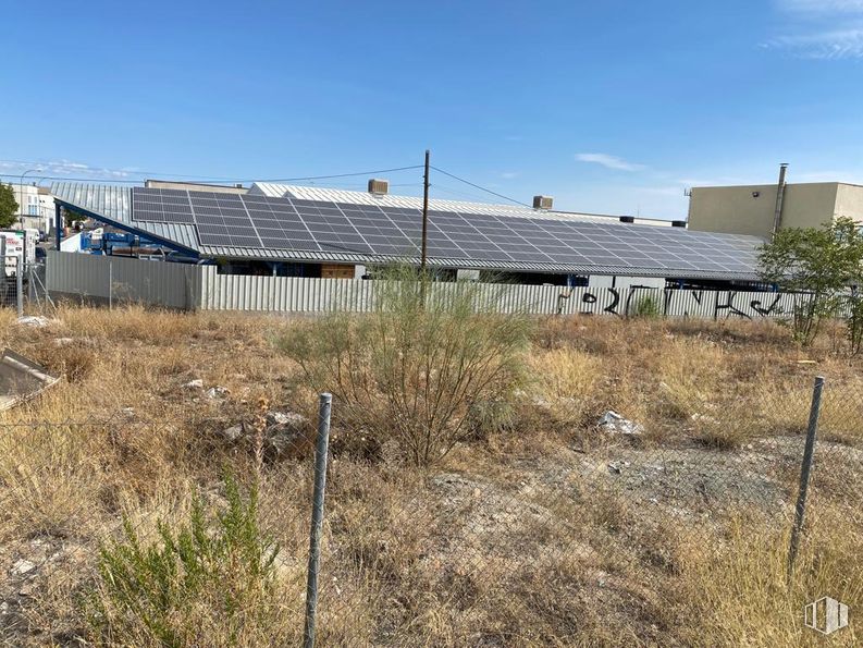 Land for sale at Calle Octubre, 238, San Blas - Canillejas, Madrid, 28022 with solar energy, solar panel, solar power, technology, solar thermal collector, shade, mesh, wire fencing, chain-link fencing and steel around