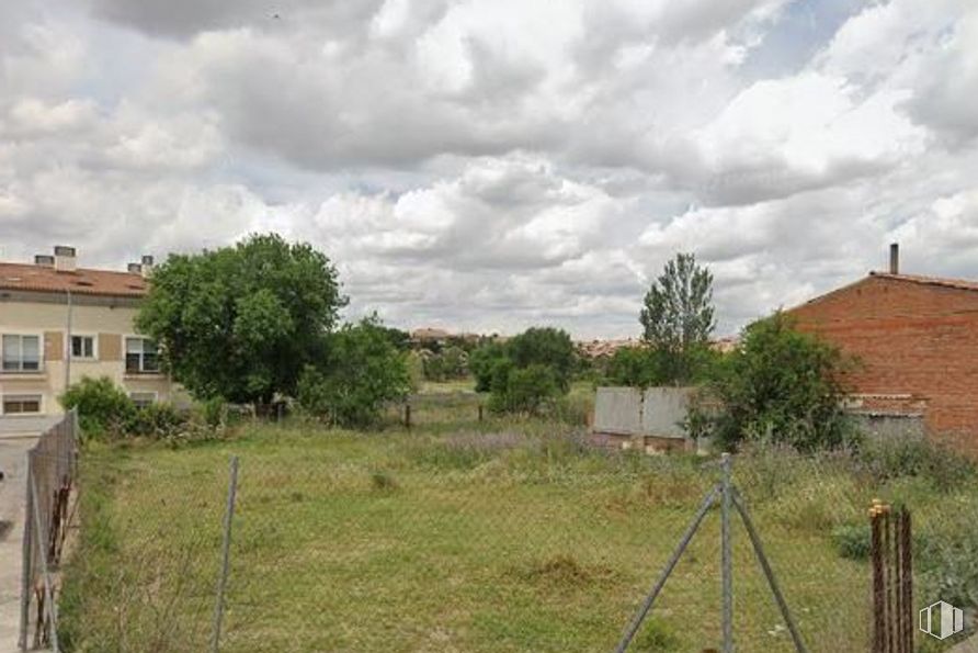 Land for sale at Calle Torrejón, 1(A), Seseña, Toledo, 45223 with house, tripod, cloud, sky, plant, tree, land lot, grass, natural landscape and rural area around