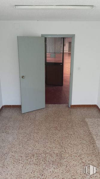 Nave en venta en Calle Río Alberche, 1, Humanes de Madrid, Madrid, 28970 con accesorio, madera, piso, pavimentos, puerta, edificio, madera, tinte para madera, pasillo y casa alrededor