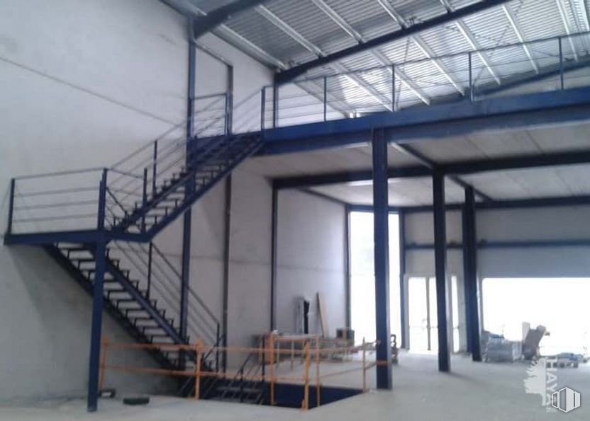 Industrial for sale at Calle Roda, 4, Illescas, Toledo, 45200 with bridge, fixture, stairs, hall, beam, shade, engineering, glass, facade and building material around