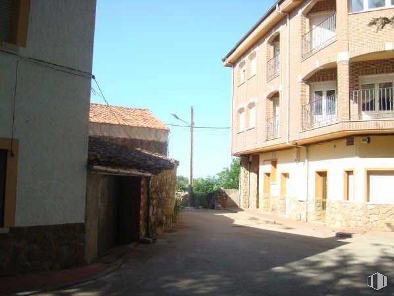 Retail for sale at Camino Cañada, Candeleda, Ávila, 05480 with house, window, sky, building, plant, road surface, wood, facade, road and city around