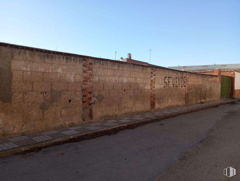 Land for sale at Zona céntrica, La Villa de Don Fadrique, Toledo, 45850 with wall, brickwork, brick, brown, street, composite material, sidewalk, concrete, building material and alley around