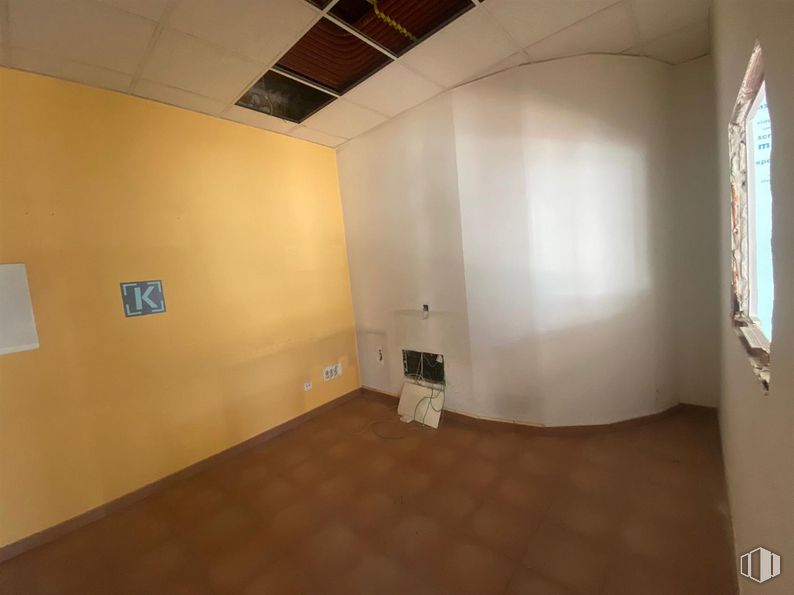 Retail for rent at Paseo Chopera, 47, Arganzuela, Madrid, 28045 with flooring, floor, wall, wood, ceiling, interior design, brown, room, wood stain and wood flooring around