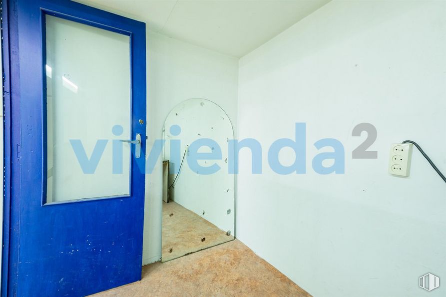 Local en venta en Calle Monseñor Oscar Romero, 68, Carabanchel, Madrid, 28025 con accesorio, pintura, gas, puerta, fuente, azul eléctrico, suelos, vidrio, material compuesto y techo alrededor