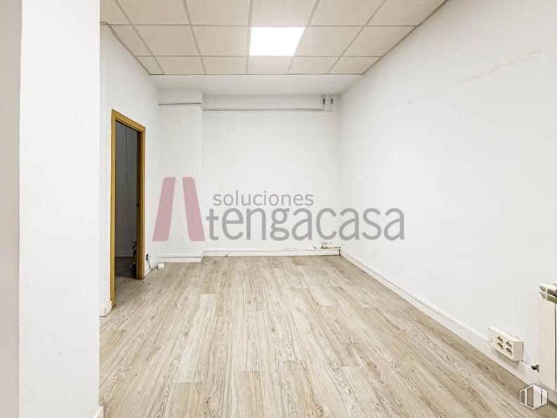 Oficina en alquiler en Calle Azcona, Salamanca, Madrid, 28028 con edificio, madera, accesorio, suelo, suelos, madera dura, suelo laminado, tinte para madera, arte y techo alrededor