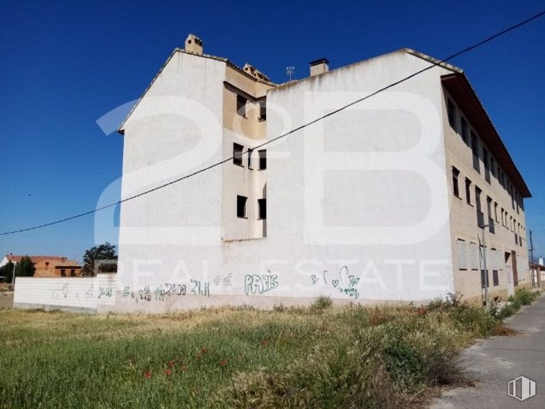 Land for sale at Casco urbano, Santa Olalla, Toledo, 45530 with house, plant, sky, building, window, land lot, rural area, landscape, facade and grass around