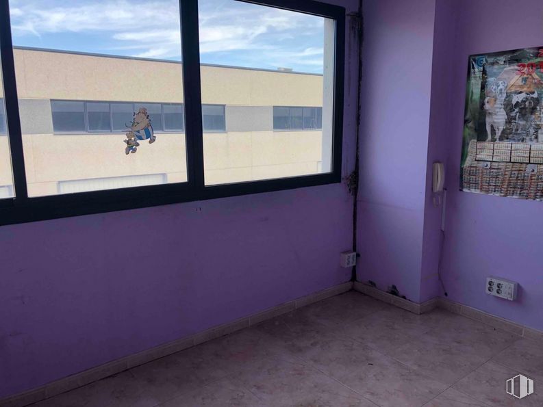 Nave en alquiler y venta en Zona industrial Getafe, Getafe, Madrid, 28906 con ventana, marco, accesorio, interiorismo, edificio, suelo, sombra, suelos, vidrio y tintes y matices alrededor