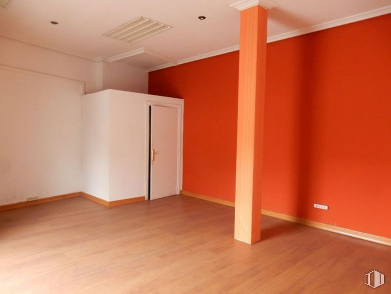 Retail for rent at Santa Teresa-Vista Hermosa, Toledo, 45004 with property, orange, wood, interior design, hall, building, floor, flooring, wall and material property around